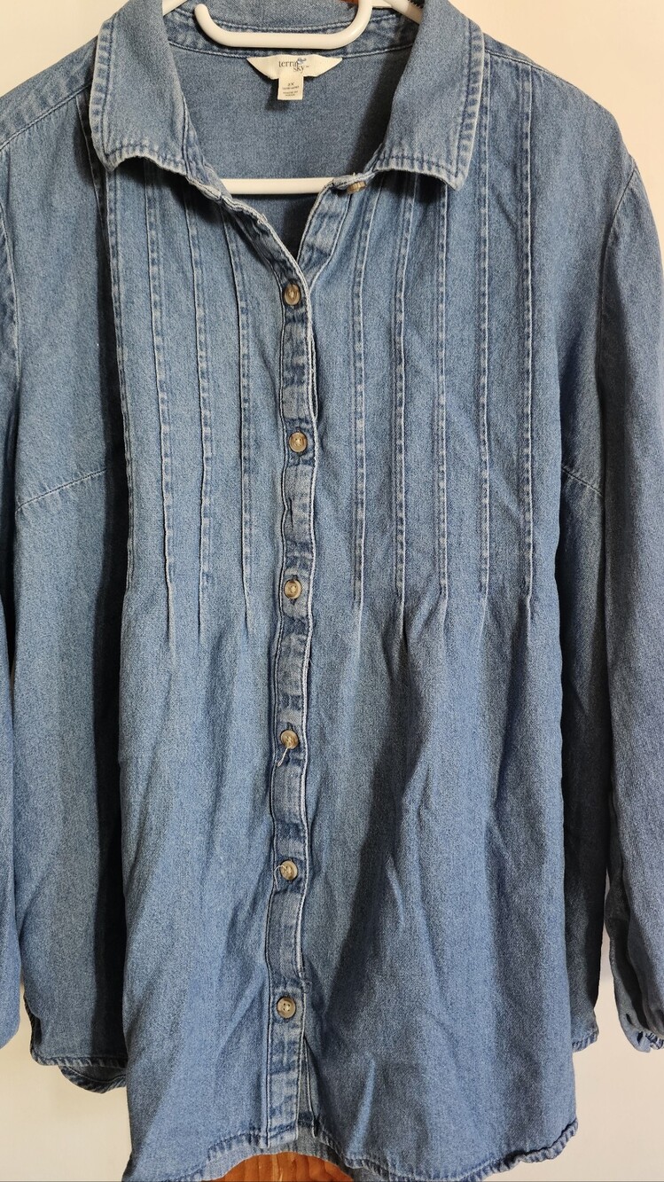 Terra & Sky Women's Blue Denim Blpuse- 2X